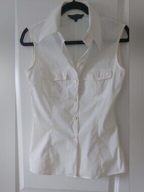 Classic Sleeveless White Button-Down Shirt with Point Collar